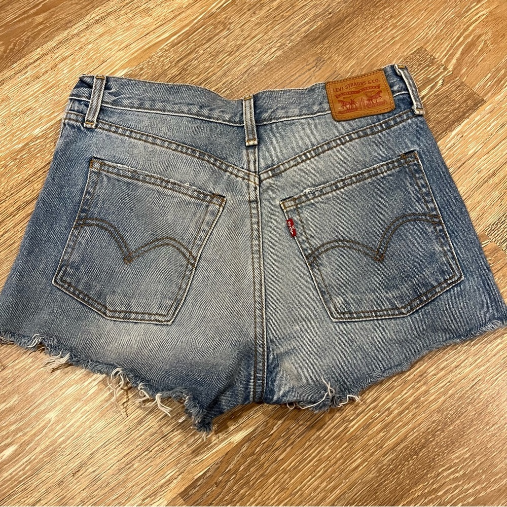 Levi’s Jean Shorts - Picture 2 of 4